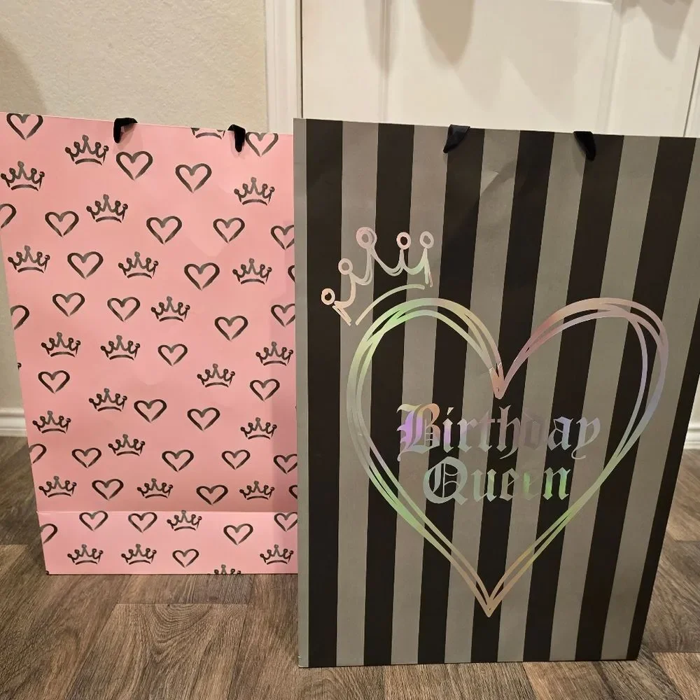 Juicy Couture Home 2-PC Birthday Queen &‎ Heart Crown Gift Bag Set